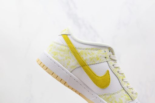 NIKE Dunk Low “Yellow Strike”