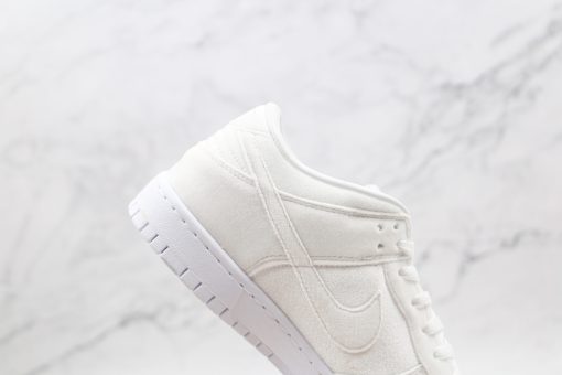 NIKE DSM x Nike Dunk Low White goose down