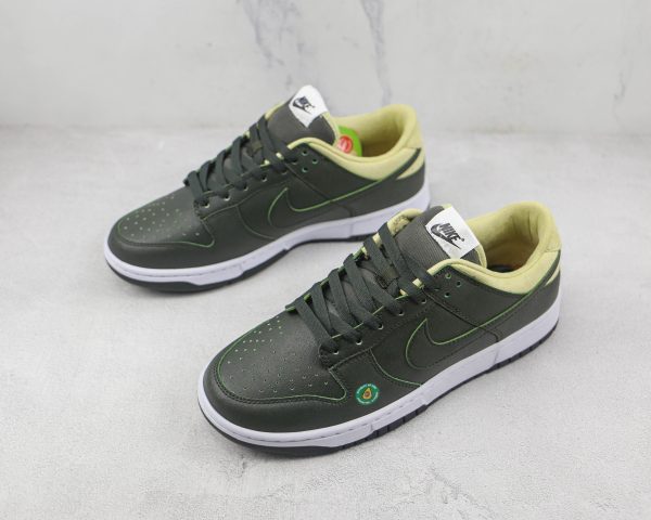 Nike SB Dunk Low “Avocado”