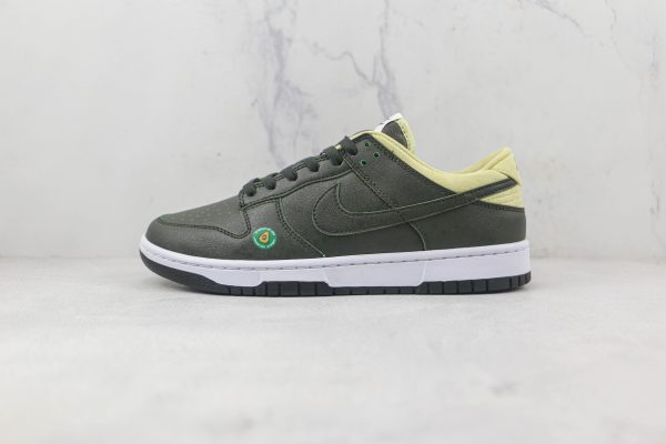 Nike SB Dunk Low “Avocado”