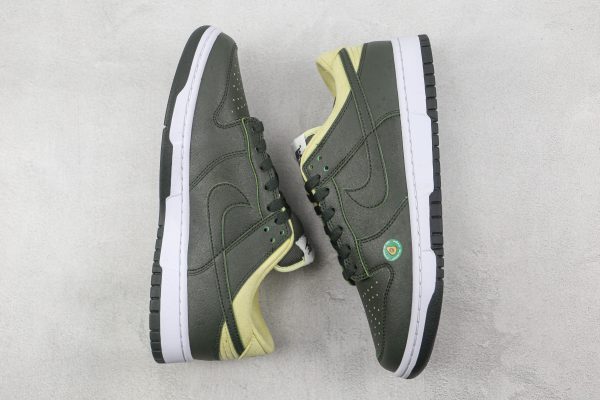 Nike SB Dunk Low “Avocado”