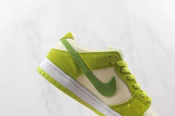 NK SB Dunk Low “Apple Green”