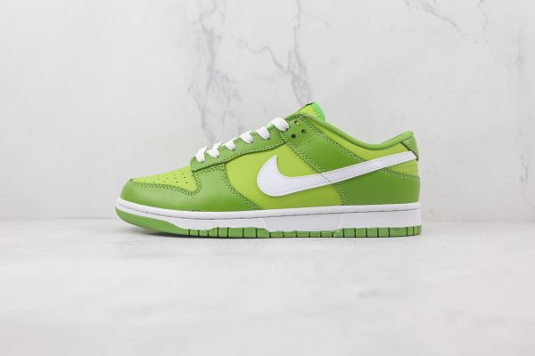 NIKE SB Dunk Low green