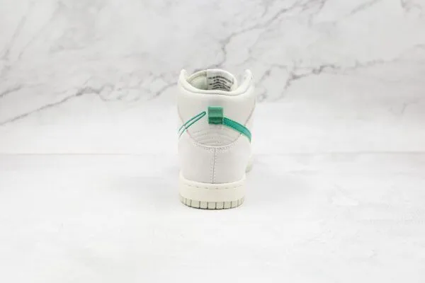 NIKE Dunk High SE White green