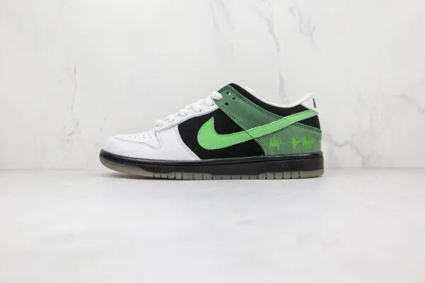 NIKE SB Dunk Low White black green