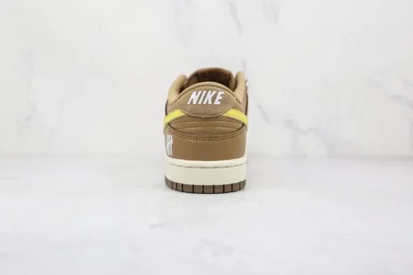 UNDEFEATED x NIKE DUNK LOW pale brown