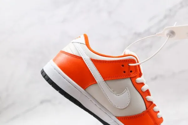 NIKE DUNK LOW Dunk SB Beige orange