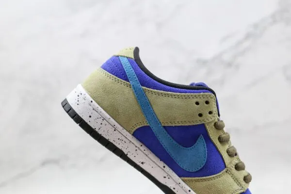 NIKE SB Dunk Low “Celadon”