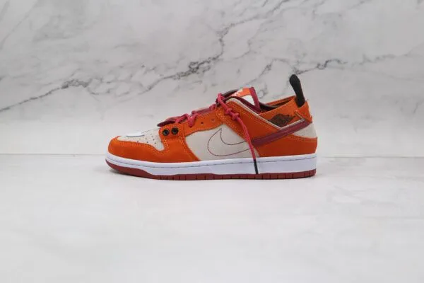 NIKE SB Dunk Low Russet Cedar