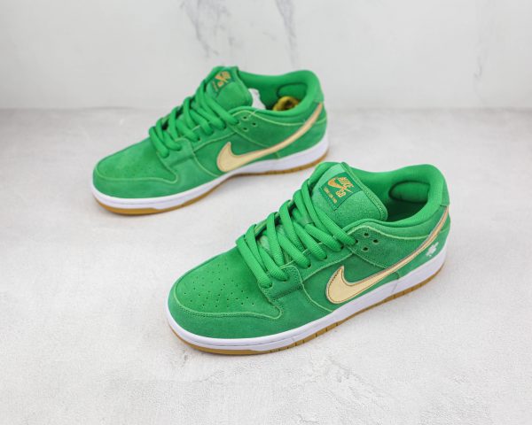 NIKE SB Dunk Low “St. Patrick’s Day”