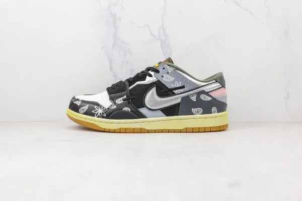 NIKE SB Dunk Low Bandanna