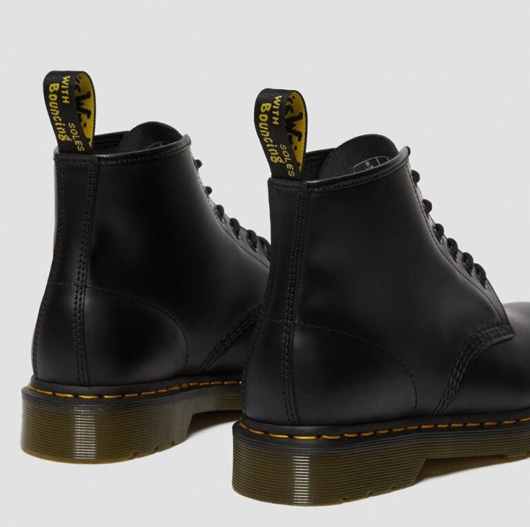 DR.MARTENS 1490 HIGH BOOTS SMOOTH CHERRY RED