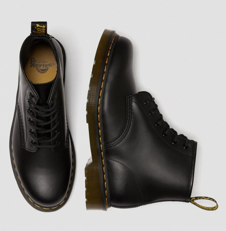 DR.MARTENS 1490 HIGH BOOTS SMOOTH CHERRY RED