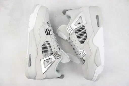Air Jordan 4 Rerto Frozen Moments