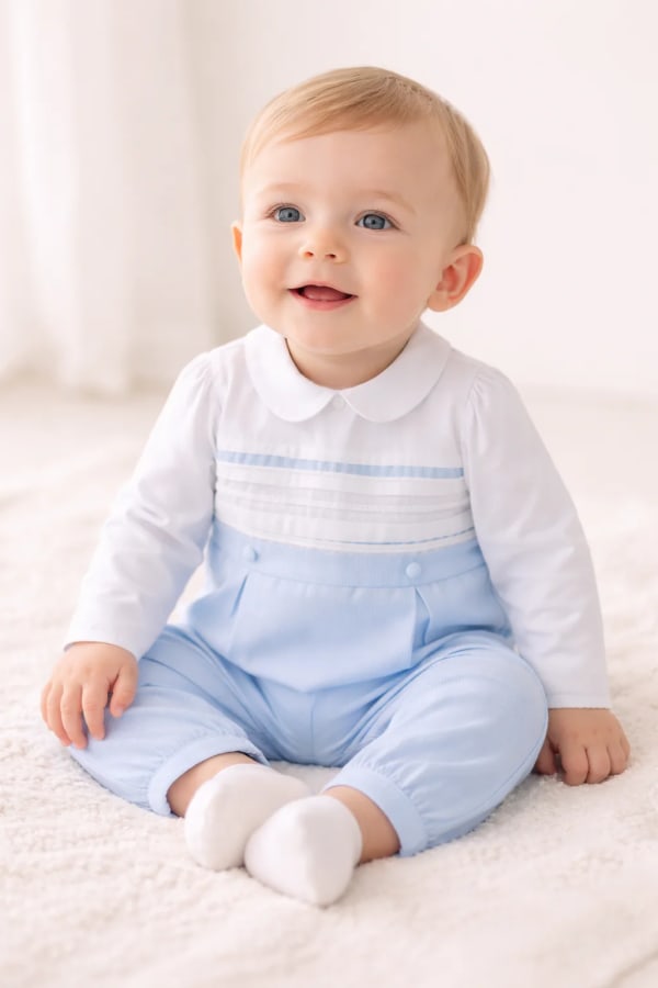 Barboteuse Élégance Bleu Ciel – Bébé Garçon