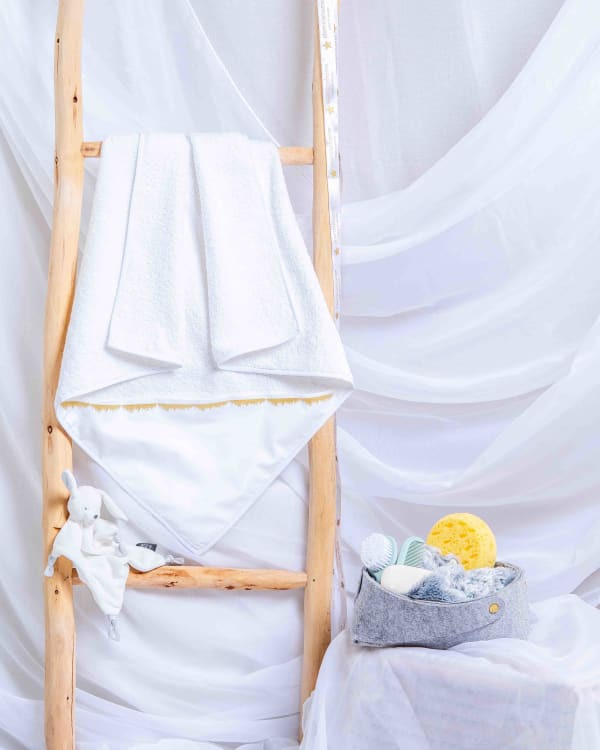 Cape de bain brodée pour bébé - Collection Prestige