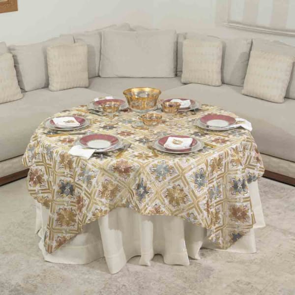 Nappe brodée carrée - Collection Love