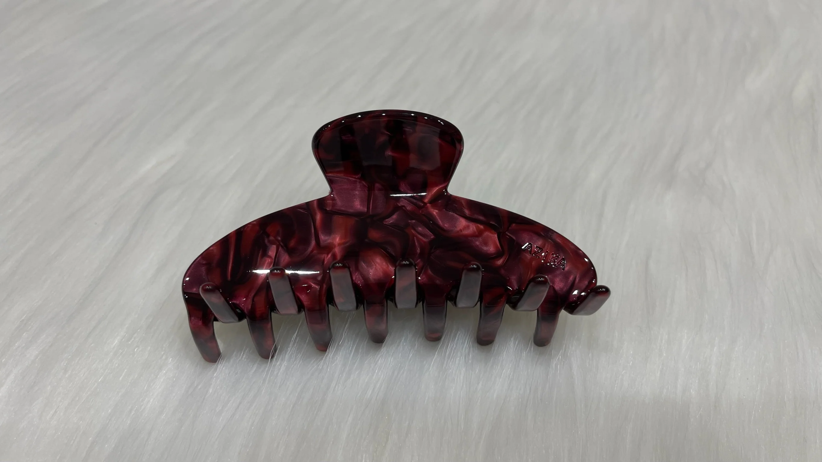 Ruby Kiss Claw Clip