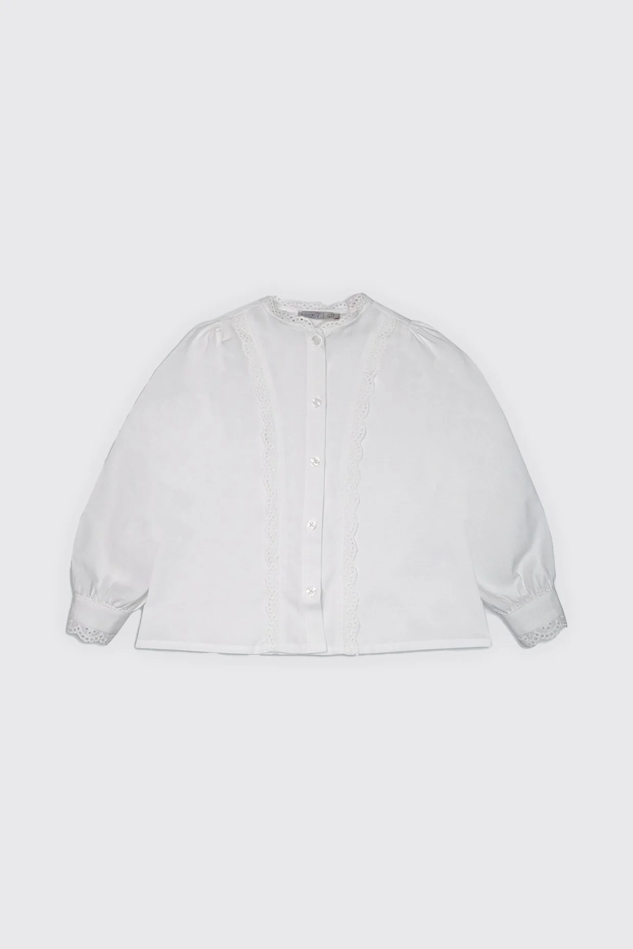 Chemise en popeline 100% coton avec découpes en dentelles