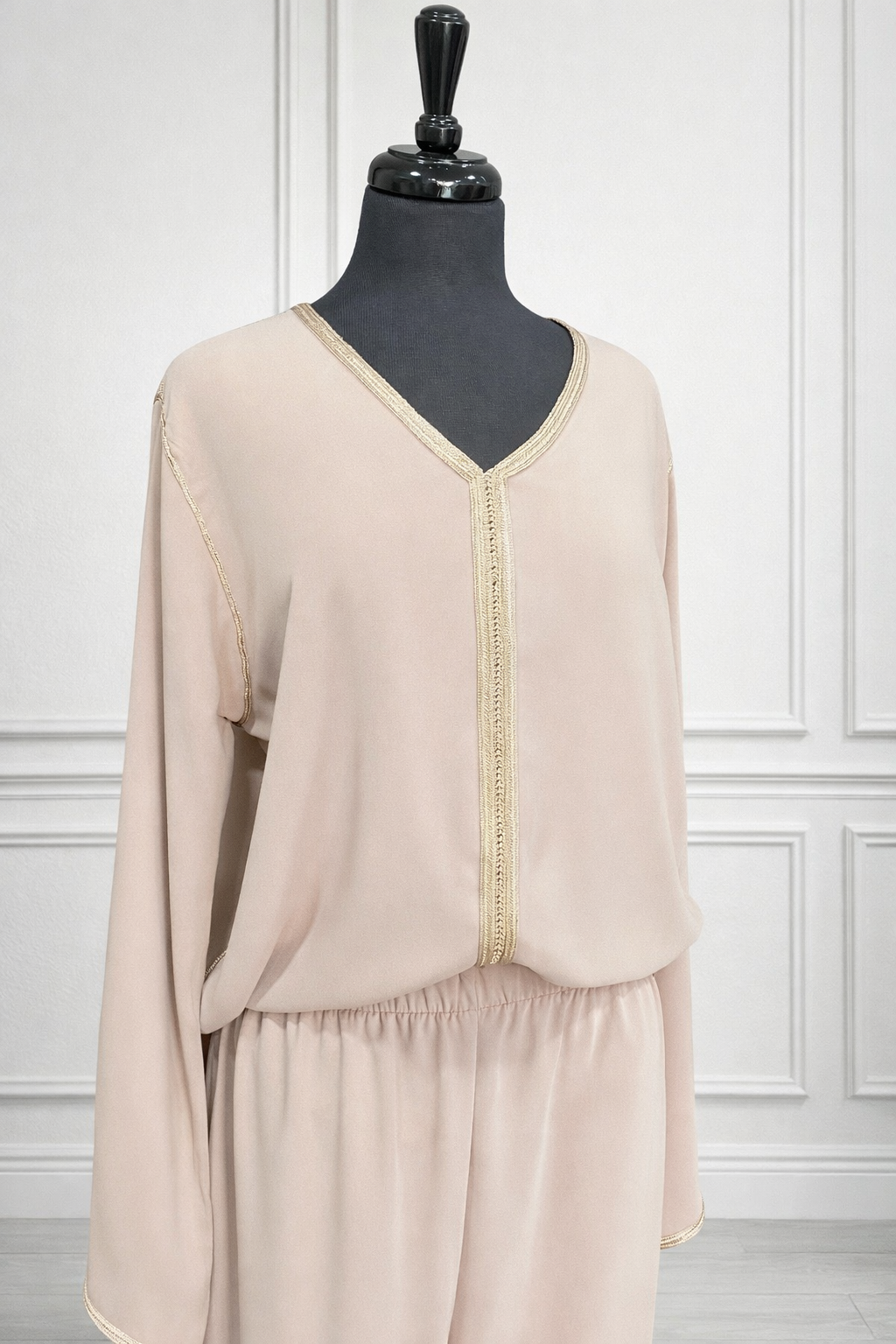 Ensemble chemisier et pantalon nude