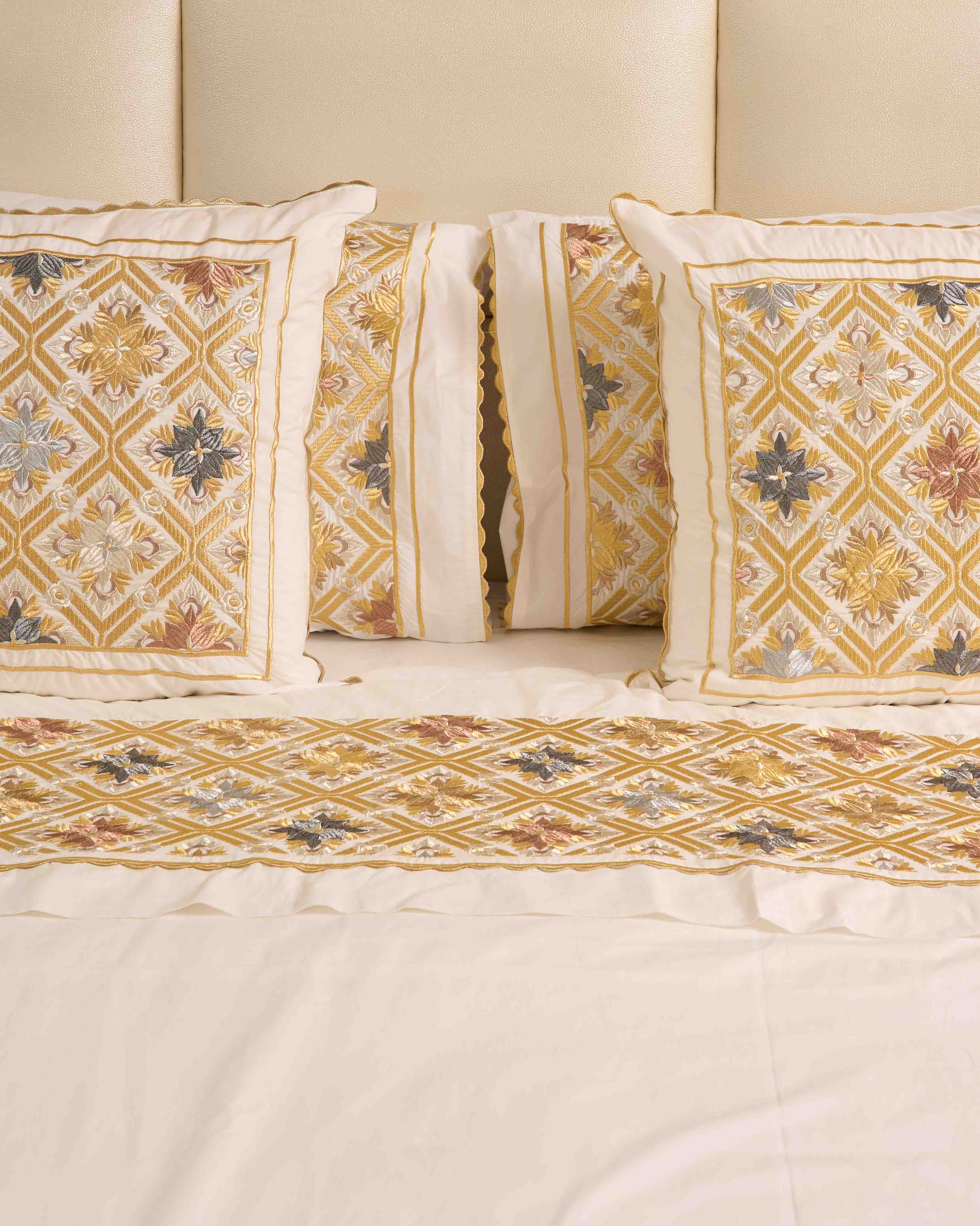 Parure de lit brodée - Collection Love