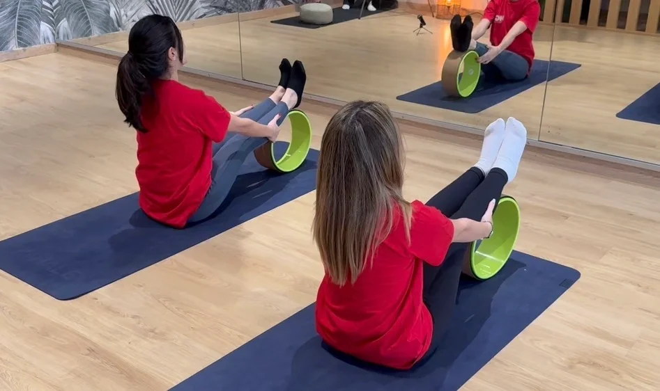 Cours de Wheel Yoga chez Feel Yoga à Rabat