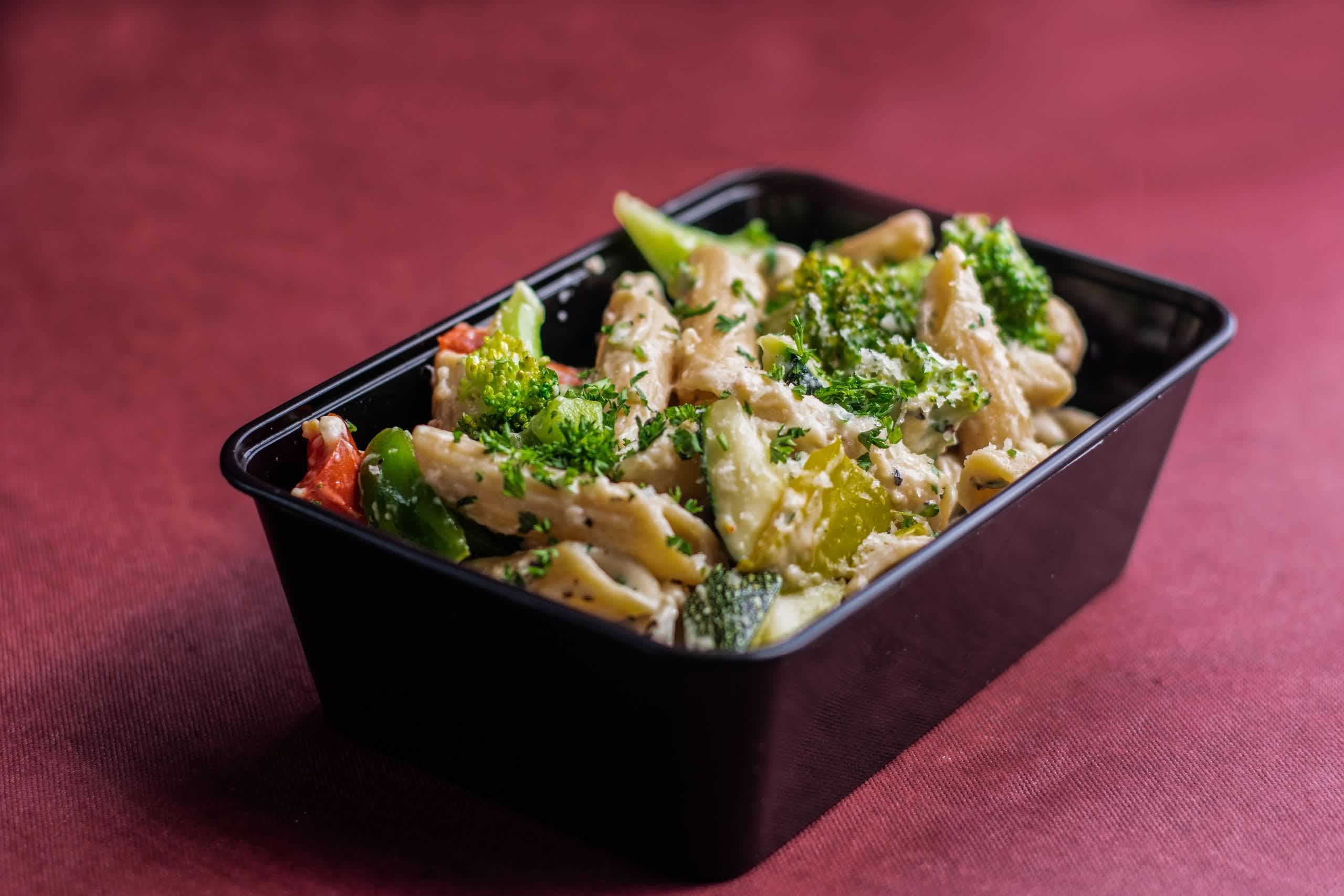 healthy pasta lunch for construction workers