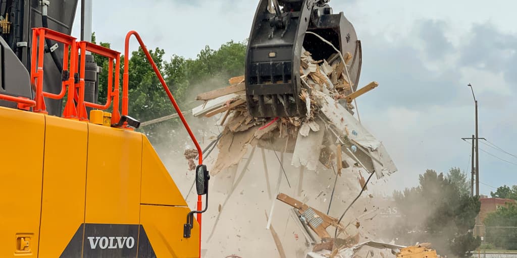 The Best Excavator Attachments for Demolition