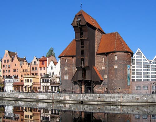 Historic port crane