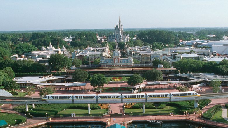 Building Disney World: They History of Orlando Disney | DOZR