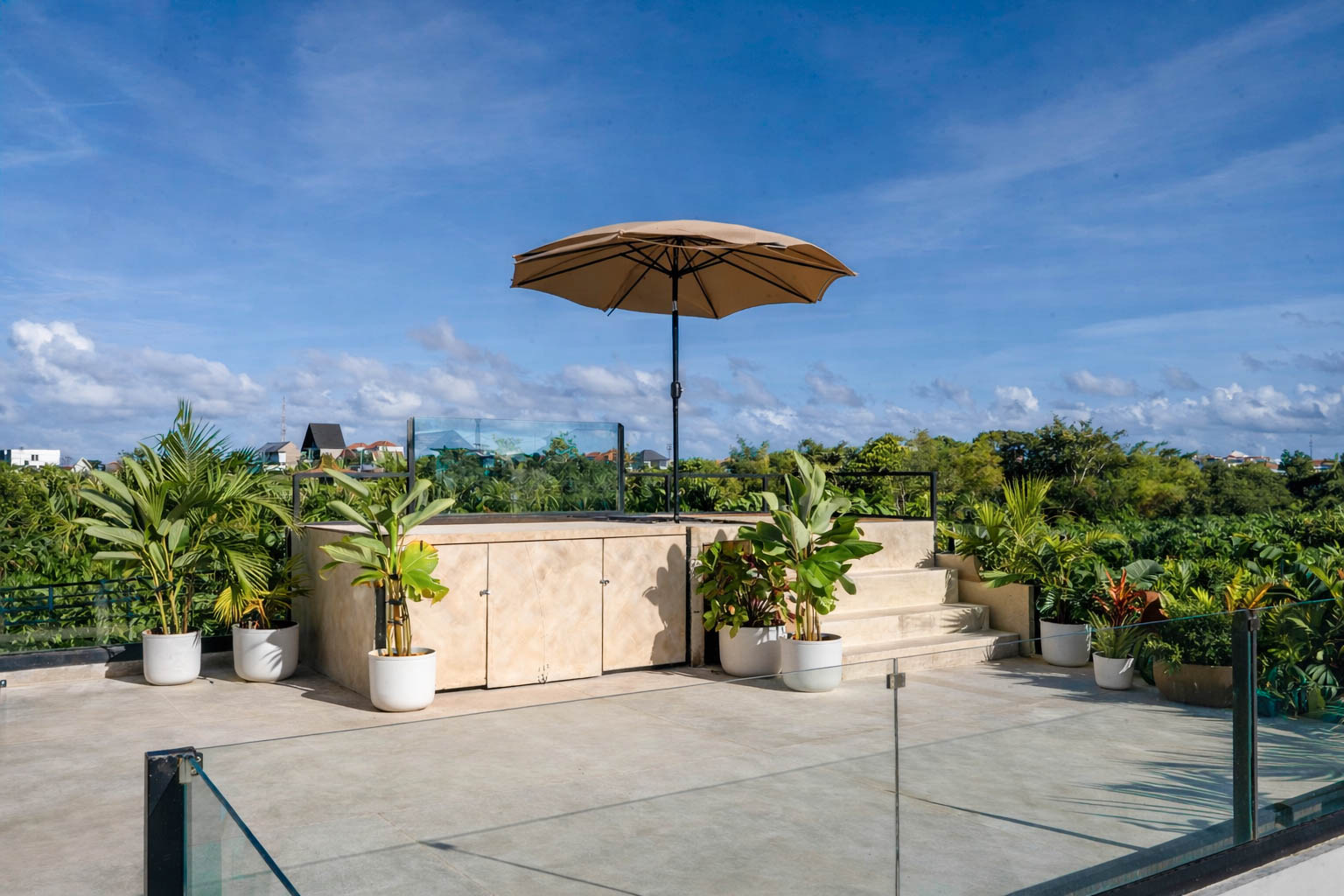 Rooftop Jacuzzi & Ice Bath