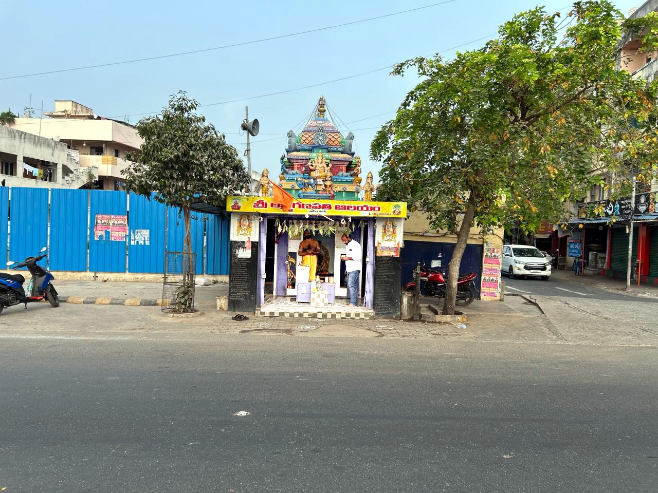 Description of Photo 8