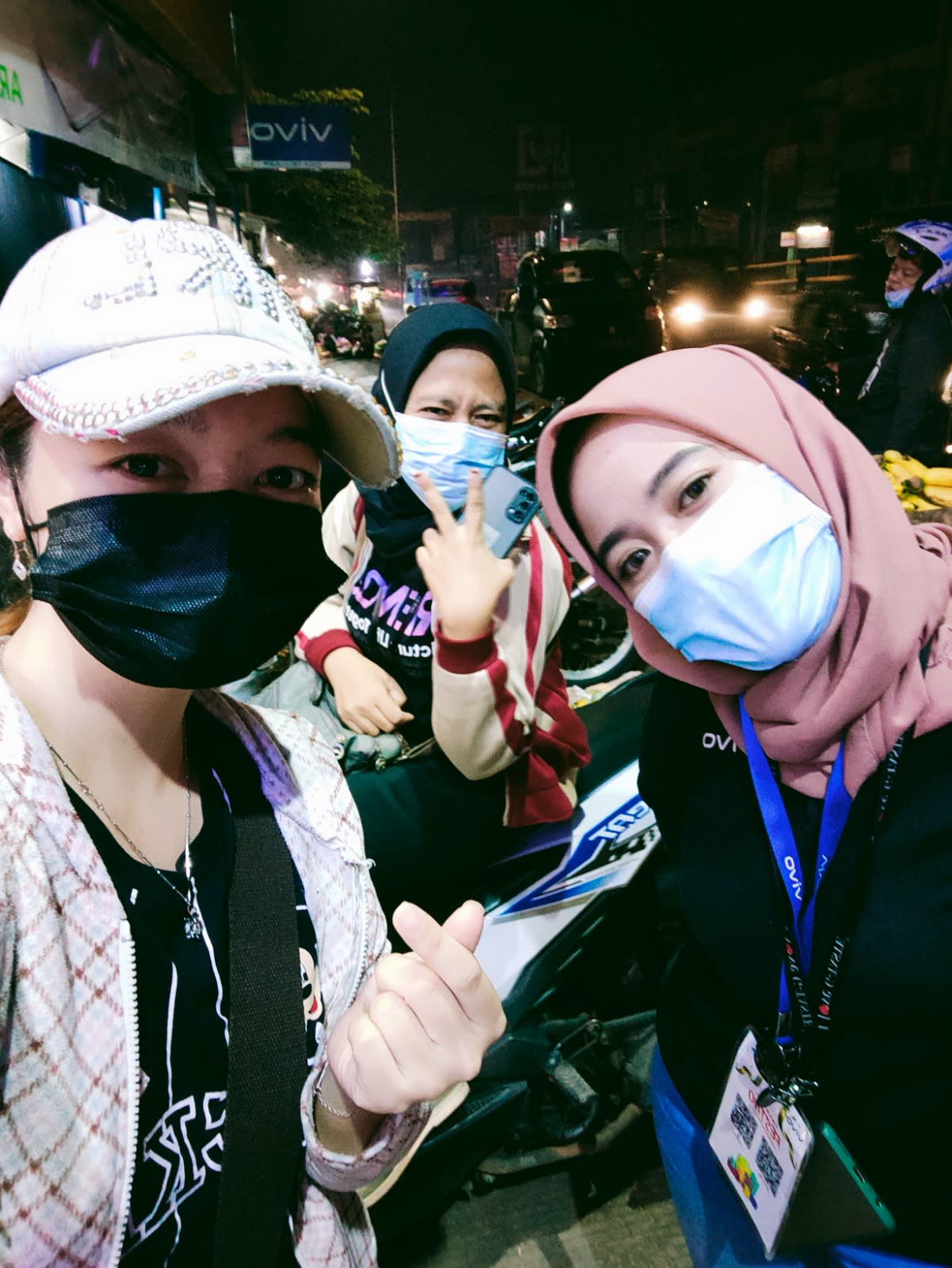 Keseharian kerja Vivi di Jakarta