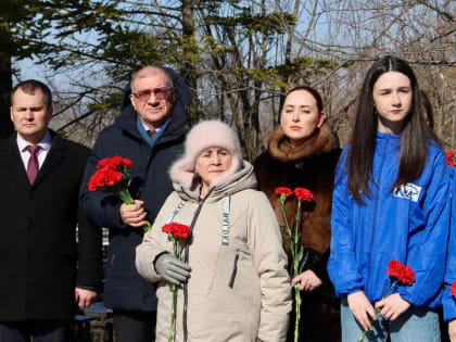 Митинг и торжественно-траурная церемония возложения цветов состоялись в Артёме накануне Дня памяти о россиянах, исполнявших служебный долг за пределами Отечества