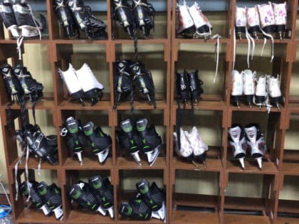 Городские катки продолжают работу в Артеме