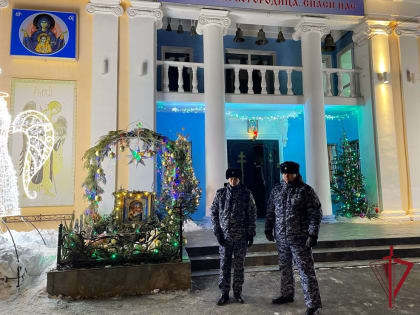 В Приморье росгвардейцы приняли участие в обеспечении безопасности граждан во время празднования Рождества