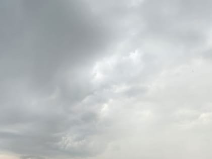 Ливень с громом и молниями вернулся во Владивосток — видео