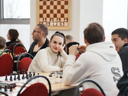«Люди в чёрном» и студенты ДВФУ одержали победу в шахматном турнире