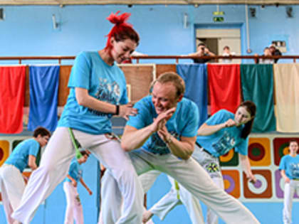 Бразильские танцы, этническая музыка и игры в «роде»: во Владивостоке прошел фестиваль капоэйры (ФОТО)