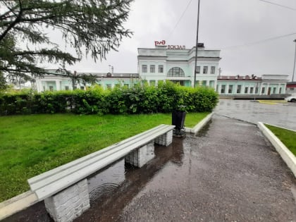 Подростки в Приморье грубо нарушали закон на привокзальной площади