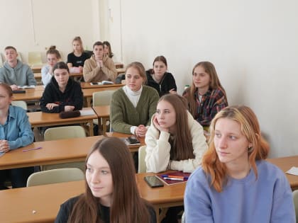 Проект г.Владивостока: в ВВГУ одиннадцатиклассников готовят к ЕГЭ по профильной математике