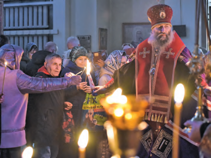 Милость Божия: встреча Благодатного огня в Арсеньевской епархии (+ Фото)