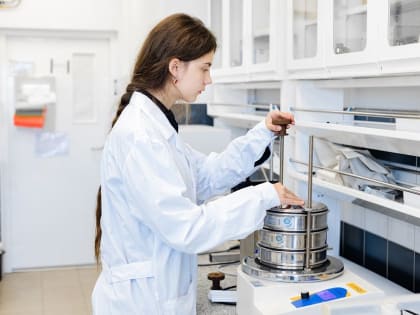 Наноэлектроника, лекарства от рака и робототехника: как в ДВФУ построить научную карьеру с 1-го курса