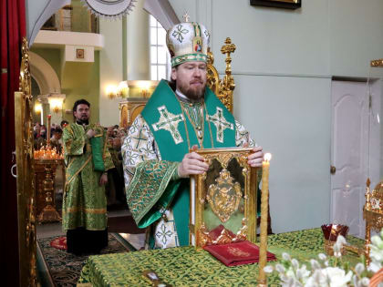 В день празднования Входа Господня в Иерусалим Глава Приморской митрополии совершил Божественную литургию