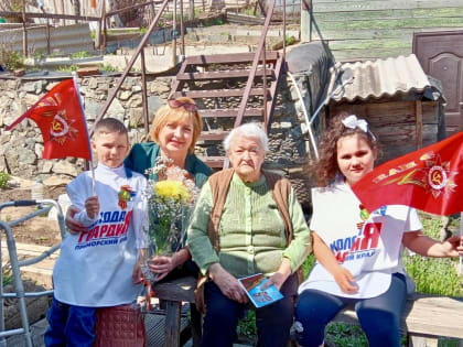 В преддверии празднования 78-годовщины Великой Победы депутаты поздравляют на дому  ветеранов Великой Отечественной войны с праздником.