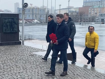 Депутаты Думы города Владивостока почтили память погибших во время теракта в подмосковном «Крокус сити холле»