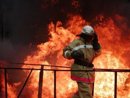 Пожар в квартире ликвидировали огнеборцы во Владивостоке