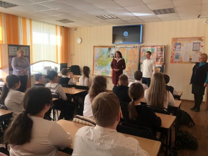 Владивостокским школьникам показали фильм о ценностях семьи, труда и взаимопомощи