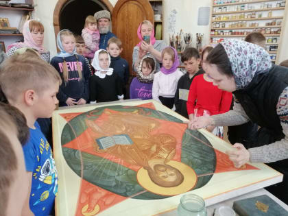 «Прикоснись к святому лику»: в Духовно-просветительском центре проходят мастер-классы по русской иконописи (+ Фото)