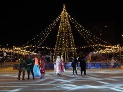 Сказочное волшебство в городе: состоялось открытие ледового городка